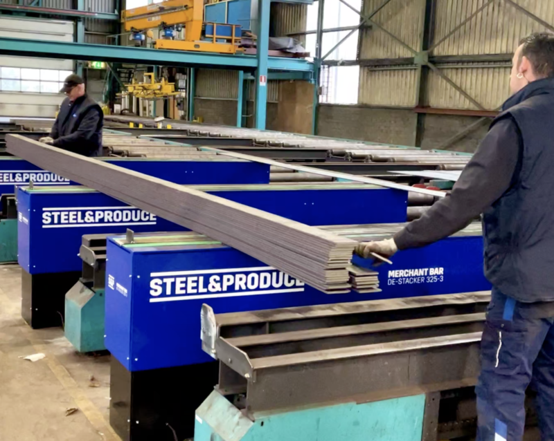 Merchant bar de-stacker